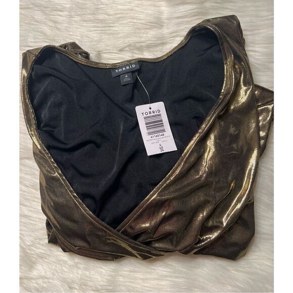 Torrid Liquid Shine Surplice Peplum Top (Sz 4) - Picture 6 of 7